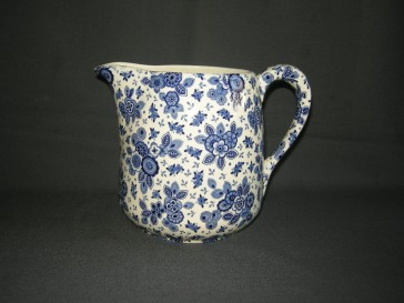 Societe Ceramique Beatrix schenkkan glad hoogte 16,5 cm.