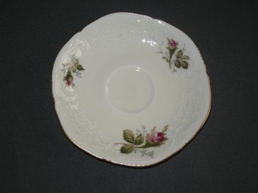 Rosenthal Sanssouci roomwit met rozenknop schotel O13,8 cm.