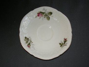Rosenthal Sanssouci roomwit met rozenknop schotel O14,3 cm.