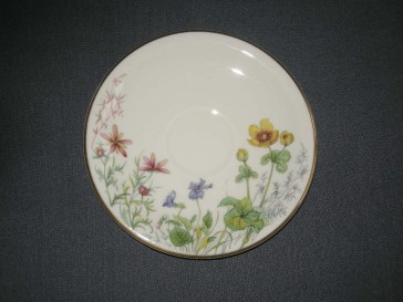 Krautheim Wiesengrund & Bergeshöh'n schotel O15 cm. decor Dotterblume