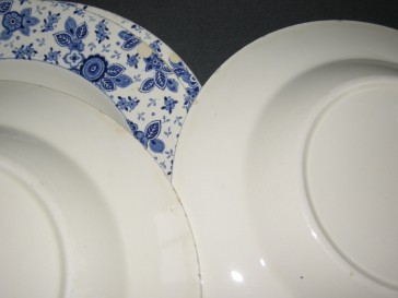 Societe Ceramique Beatrix soepborden beschadigd