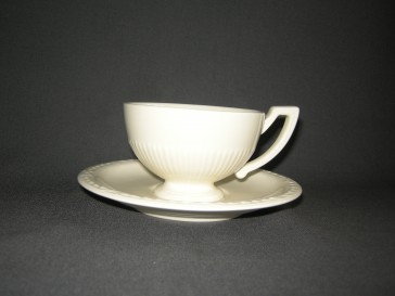 Royal Creamware Recamier theekop & schotel