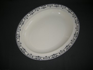 Wedgwood Moustiers vleesschaal 37 x 29,5 cm. 