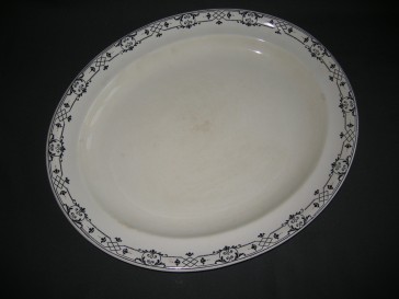 Wedgwood Moustiers vleesschaal 42,5 x 35,5 cm. meer verkleuring