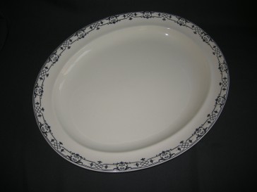 Wedgwood Moustiers vleesschaal 47 x 39 cm.