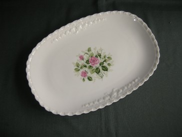 Hütschenreuther Porcelaine Rose decor kleine rozen vleesschaal 38,5 x 26 cm.