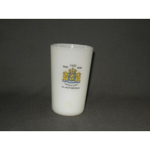Militaria + bevrijding 002. beker / vaasje Nederland 25 jaar bevrijd