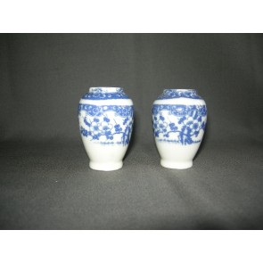 diverse 008. 2 vaasjes wit - blauw