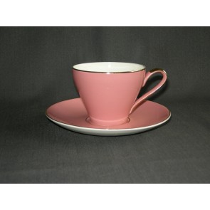 Petrus Regout / Royal Sphinx pastel rose 011. kop & schotel met goudkleurige rand