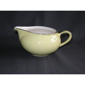 Royal Sphinx pastel geel 042. melkkannetje met goudkleurig randje