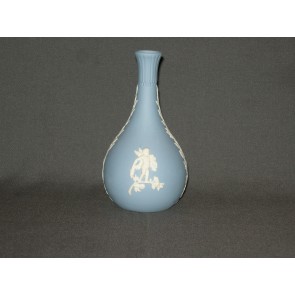 Wedgwood Jasperware blauw 028. vaasje smalle hals