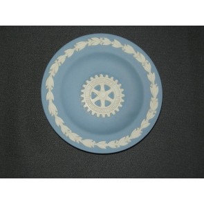 Wedgwood Jasperware blauw 039. bordje O11,3 cm. Rotary international