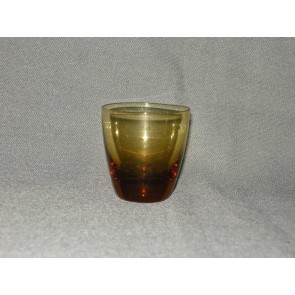 gekleurd glas 4.a  bekertje, doorsnee 5,5 cm., okergeel