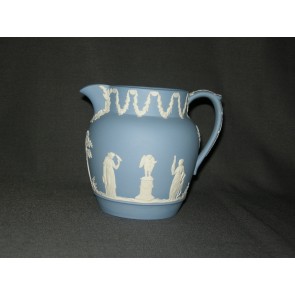 Wedgwood Jasperware blauw 075. schenkkan