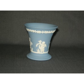 Wedgwood Jasperware blauw 084. vaasje