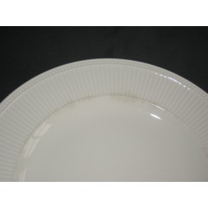 Wedgwood Windsor dinerborden met ribbelrand met vlekjes