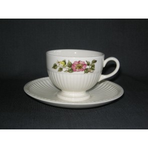 Wedgwood Briar Rose kop en schotel O8 cm.