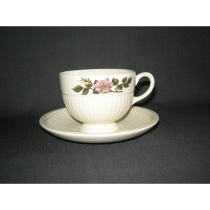 Wedgwood Briar Rose kop en schotel O9 cm.