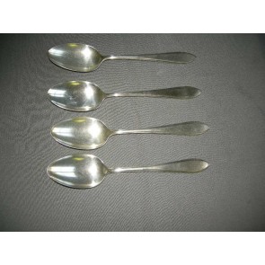 Gero verzilverd model 618 puntfilet lepels 21 cm. met doorpoetsplekjes
