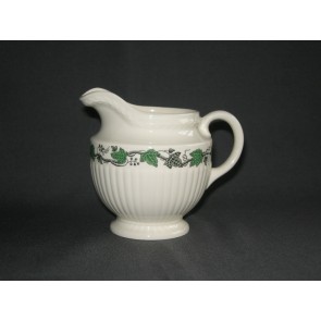 Wedgwood Stratford melkkannetje beschadigd