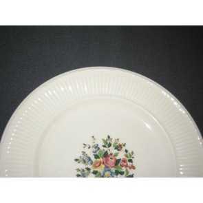 Wedgwood Conway ontbijtborden O20,5 cm. vlekjes