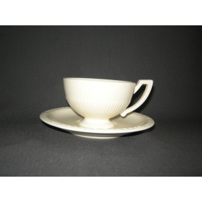 Royal Creamware Recamier theekop & schotel