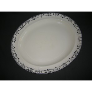 Wedgwood Moustiers vleesschaal 42,5 x 35,5 cm. lichte verkleuring